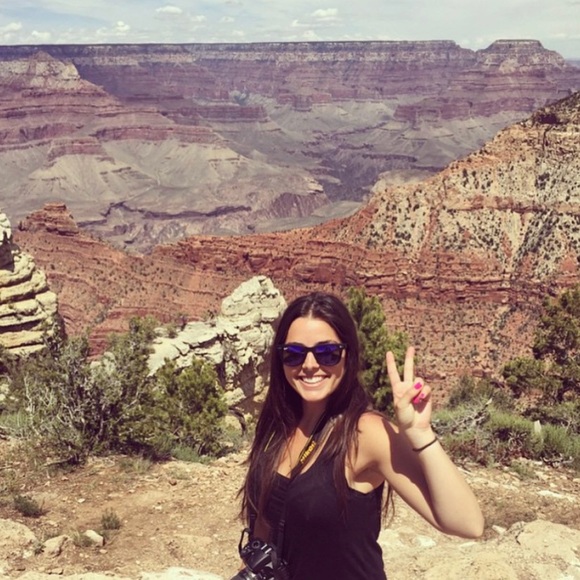 Meet your Posher, Brianna - Picture 2 of 2